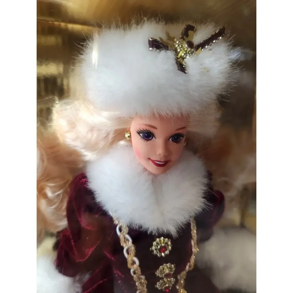 1996 BARBIE Happy Holidays Special Edition Mattel 15646 NRFB Coat Fur Burgandy